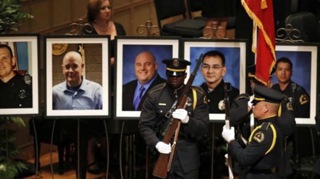 اوباما در مراسم یادبود افسران پولیس: مایوس نشوید 